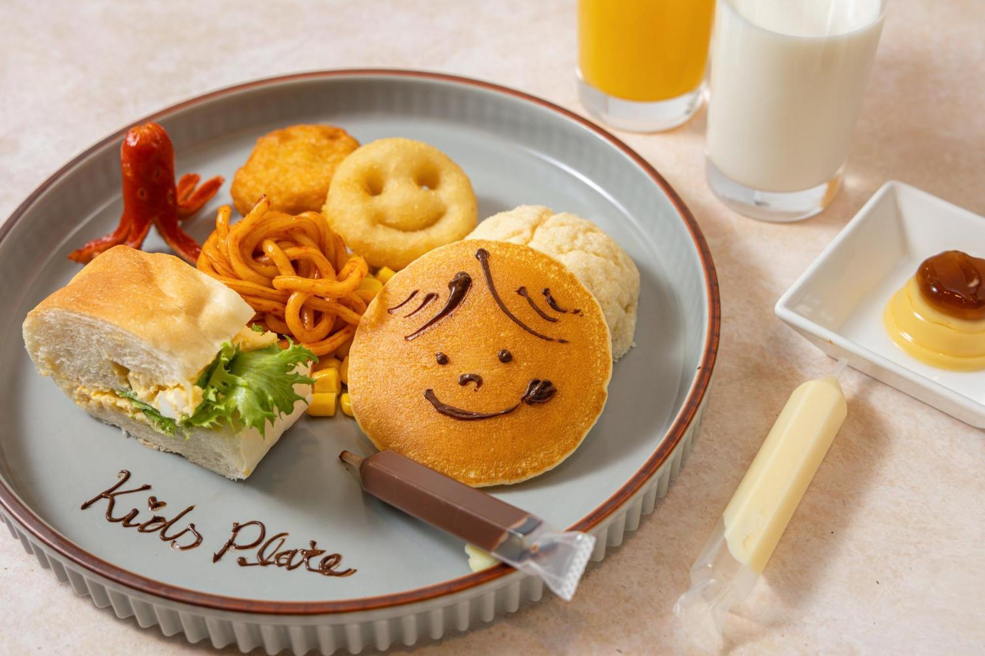 Hotel Okura Tokyo Bay Urayasu Buitenkant foto A meal at the Cat Cafe