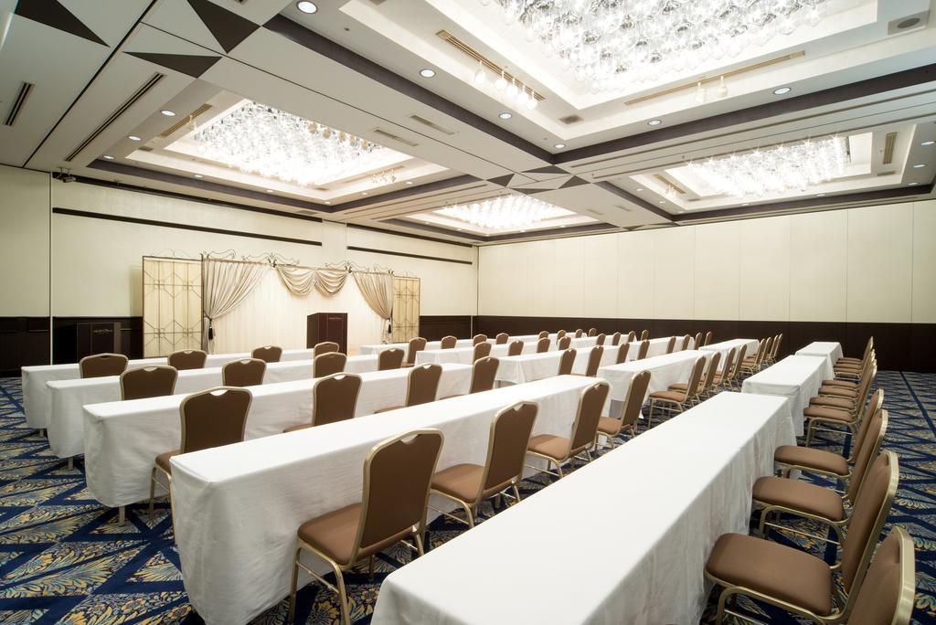 Hotel Okura Tokyo Bay Urayasu Buitenkant foto A typical meeting room