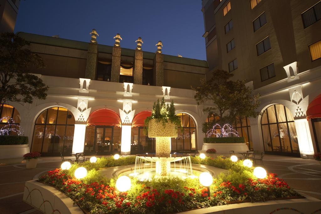 Hotel Okura Tokyo Bay Urayasu Buitenkant foto Fountain at the hotel